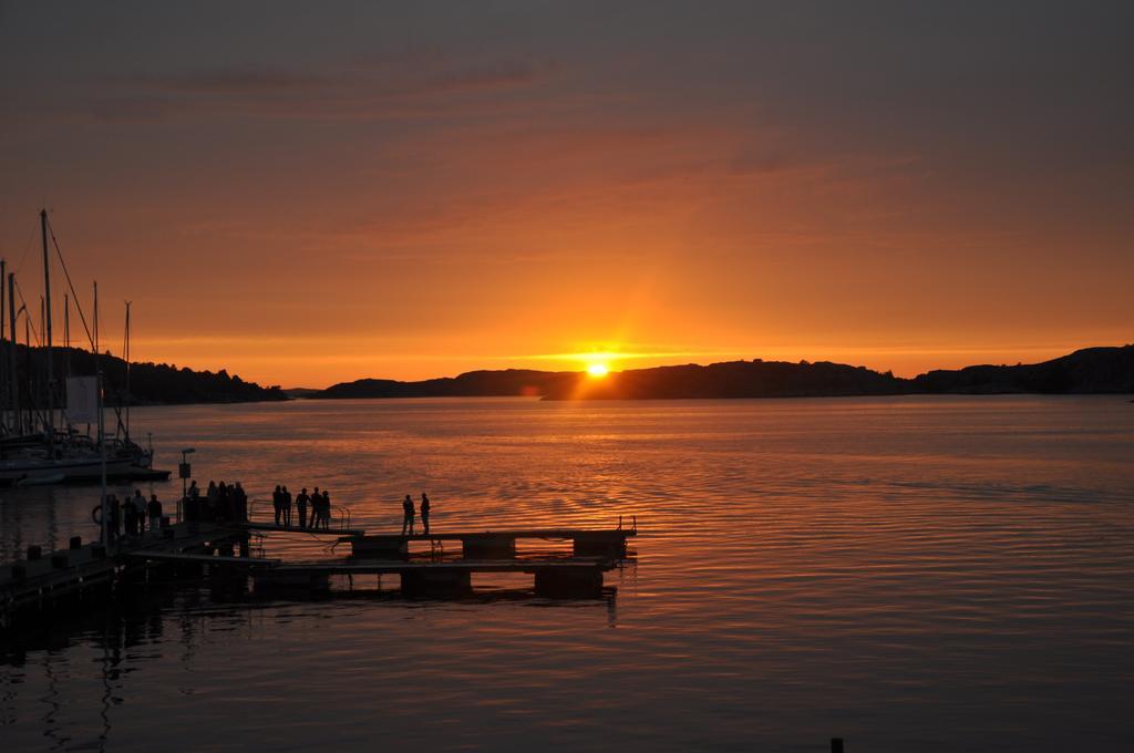 Отель Bryggan Fjaellbacka Экстерьер фото